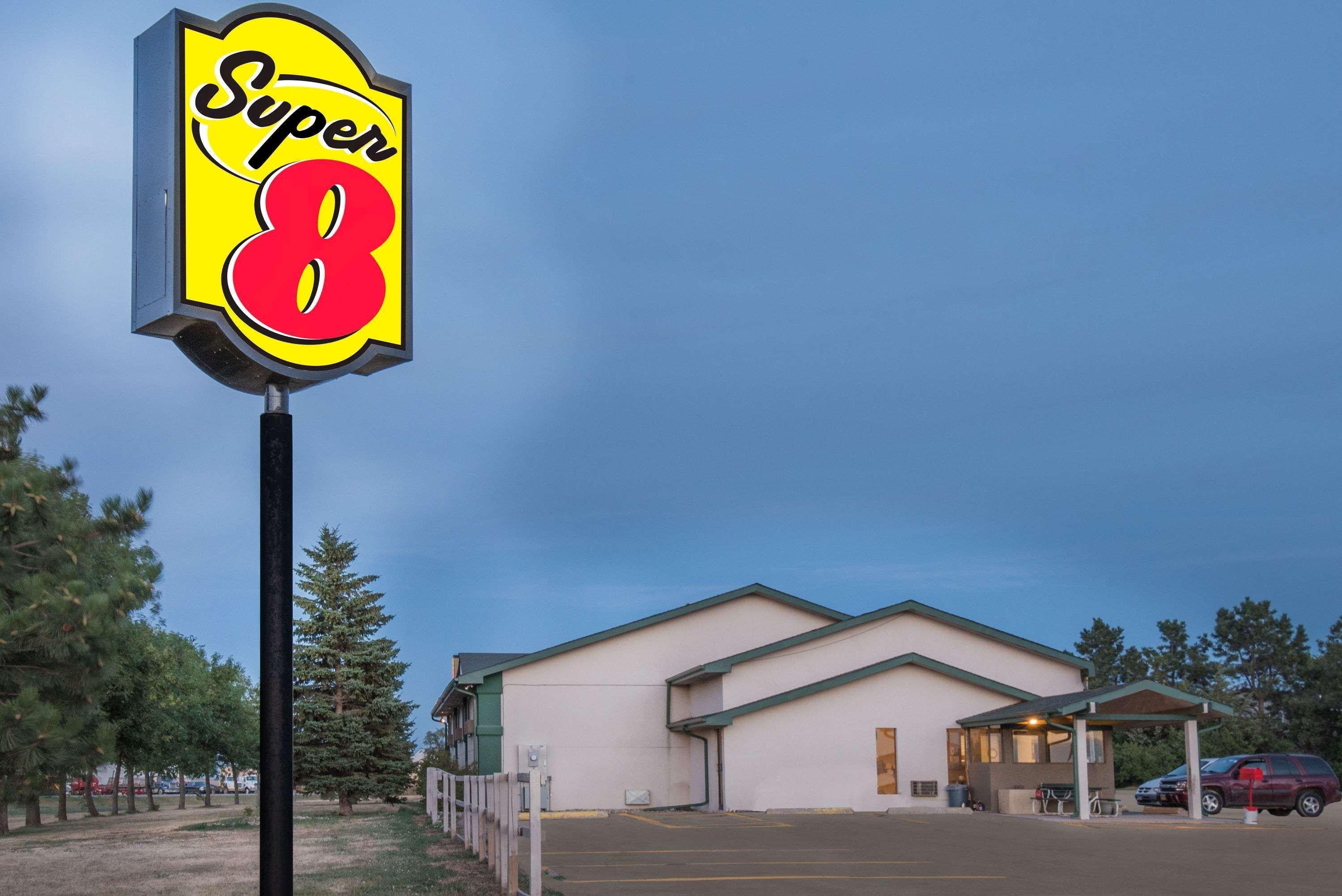 Super 8 By Wyndham Miller Hotel Exterior photo